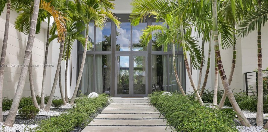 Villa ou maison à Weston, Floride 7 chambres, 678.65 m2 № 1415515