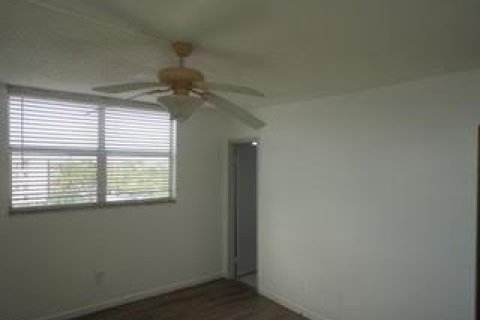 Condominio en venta en Lauderdale Lakes, Florida, 2 dormitorios, 93.83 m2 № 979098 - foto 5