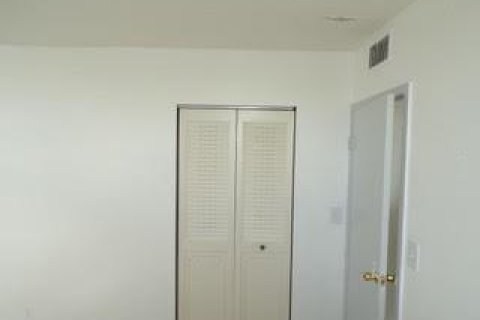 Copropriété à vendre à Lauderdale Lakes, Floride: 2 chambres, 93.83 m2 № 979098 - photo 4