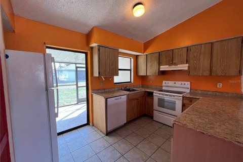 Immobilier commercial à vendre à Fort Myers, Floride: 4 chambres, 166.48 m2 № 999809 - photo 5
