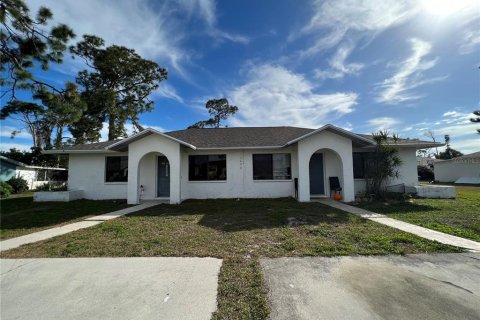 Immobilier commercial à vendre à Fort Myers, Floride: 4 chambres, 166.48 m2 № 999809 - photo 1
