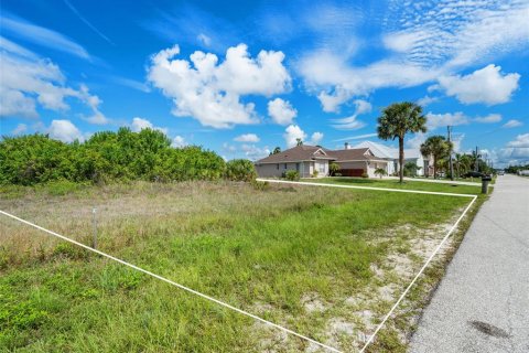 Terreno en venta en Port Charlotte, Florida № 1253750 - foto 8