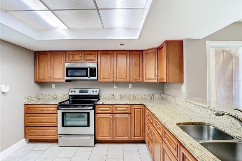 Condo in Orlando, Florida, 4 bedrooms  № 1108183 - photo 13