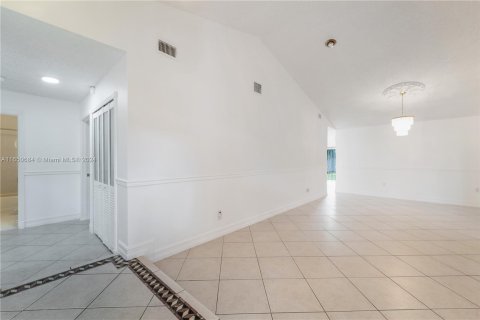 Villa ou maison à vendre à Miami, Floride: 3 chambres, 145.02 m2 № 1332911 - photo 22