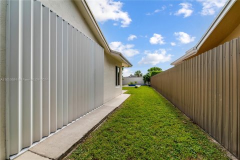 Villa ou maison à vendre à Miami, Floride: 3 chambres, 145.02 m2 № 1332911 - photo 21