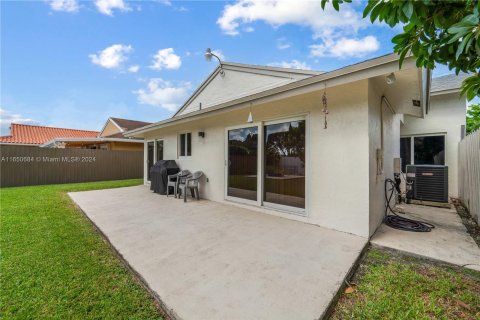 Villa ou maison à vendre à Miami, Floride: 3 chambres, 145.02 m2 № 1332911 - photo 16