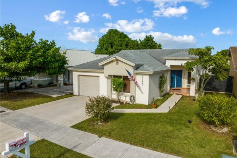 Villa ou maison à vendre à Miami, Floride: 3 chambres, 145.02 m2 № 1332911 - photo 1