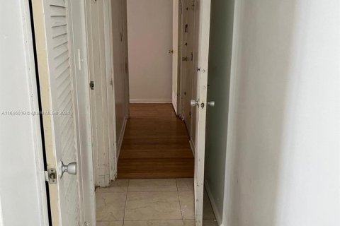 Copropriété à vendre à Miami Beach, Floride: 2 chambres, 105.35 m2 № 1332867 - photo 10