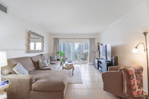 Condominio en venta en Hallandale Beach, Florida, 1 dormitorio, 80.82 m2 № 942731 - foto 5