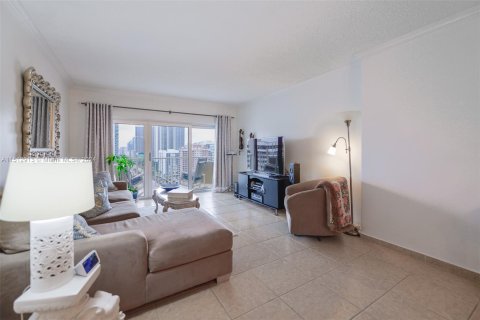 Condominio en venta en Hallandale Beach, Florida, 1 dormitorio, 80.82 m2 № 942731 - foto 3
