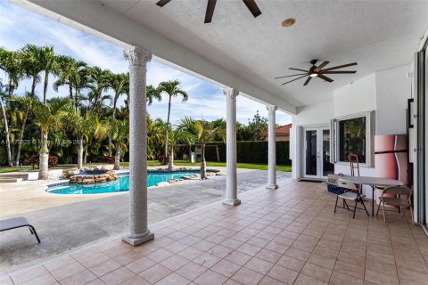 Villa ou maison à louer à Miami, Floride: 6 chambres, 317.08 m2 № 812666 - photo 5