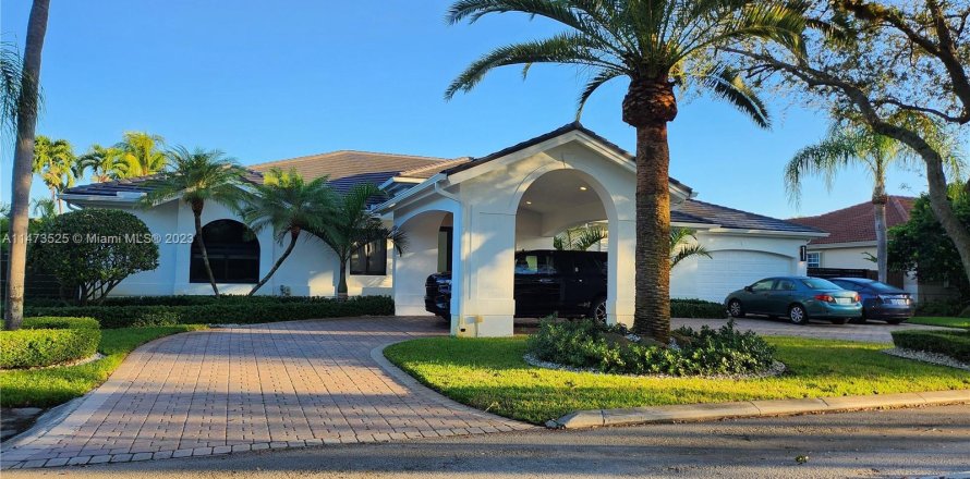 Villa ou maison à Miami, Floride 6 chambres, 317.08 m2 № 812666