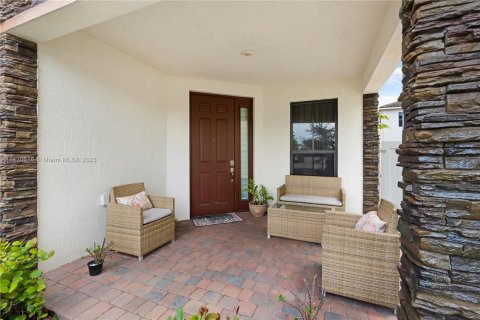 Villa ou maison à vendre à Hialeah, Floride: 5 chambres, 260.87 m2 № 615997 - photo 7