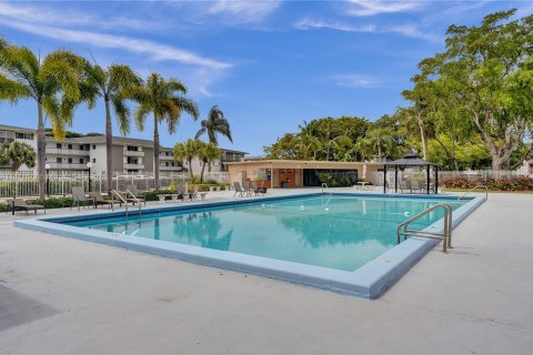 Condo in Hollywood, Florida, 2 bedrooms  № 1392051 - photo 5