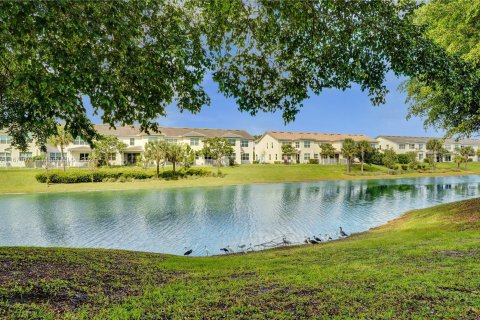 Condo in Hollywood, Florida, 2 bedrooms  № 1392051 - photo 25