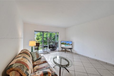 Condo in Hollywood, Florida, 2 bedrooms  № 1392051 - photo 9