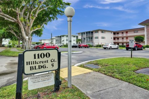 Condo in Hollywood, Florida, 2 bedrooms  № 1392051 - photo 2