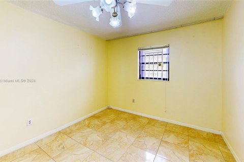 Casa en venta en Miami, Florida, 4 dormitorios, 135.27 m2 № 1354504 - foto 14