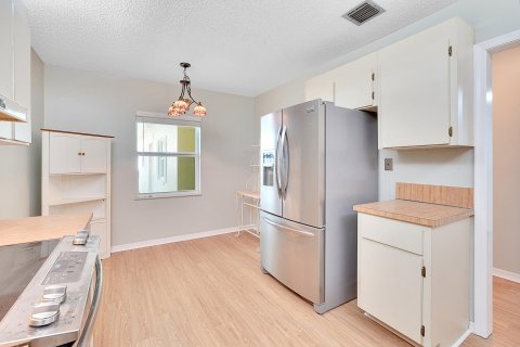 Condo in Stuart, Florida, 2 bedrooms  № 996355 - photo 24