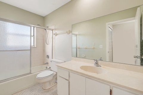 Condo in Stuart, Florida, 2 bedrooms  № 996355 - photo 14