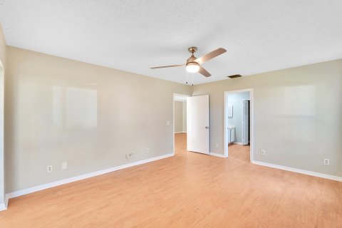 Condo in Stuart, Florida, 2 bedrooms  № 996355 - photo 19