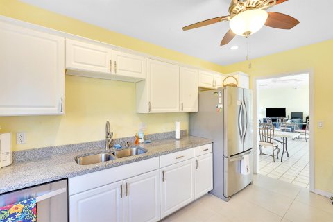 Condo in Stuart, Florida, 2 bedrooms  № 996355 - photo 30