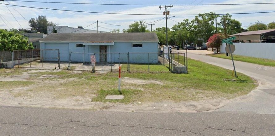 Commercial property in Tampa, Florida 166.76 sq.m. № 833464