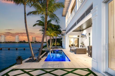 Villa ou maison à vendre à Riviera Beach, Floride: 5 chambres, 441.56 m2 № 869375 - photo 6