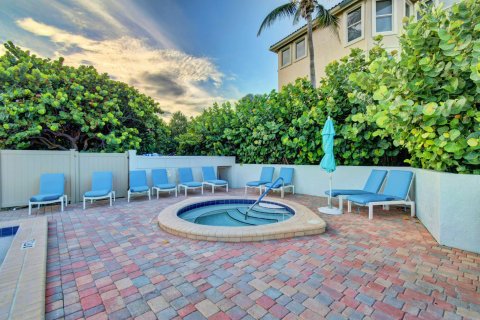 Condominio en venta en Highland Beach, Florida, 3 dormitorios, 204.38 m2 № 486765 - foto 13