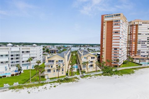 Touwnhouse à vendre à Redington Shores, Floride: 2 chambres, 114.92 m2 № 1361823 - photo 4