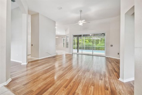 Villa ou maison à vendre à Odessa, Floride: 4 chambres, 205.87 m2 № 1361033 - photo 5