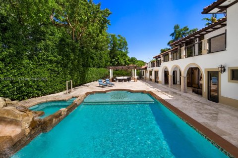 Villa ou maison à vendre à Miami, Floride: 7 chambres, 713.21 m2 № 762669 - photo 18