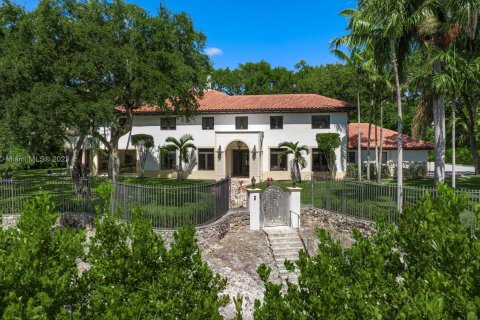 Villa ou maison à vendre à Miami, Floride: 7 chambres, 713.21 m2 № 762669 - photo 2