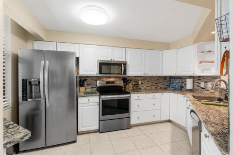 Condominio en venta en Jensen Beach, Florida, 2 dormitorios, 119.84 m2 № 1128019 - foto 19