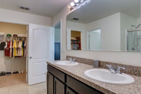 Villa ou maison à vendre à Kissimmee, Floride: 5 chambres, 248.42 m2 № 1342340 - photo 17