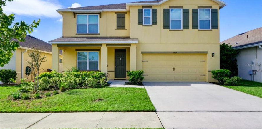 Villa ou maison à Kissimmee, Floride 5 chambres, 248.42 m2 № 1342340