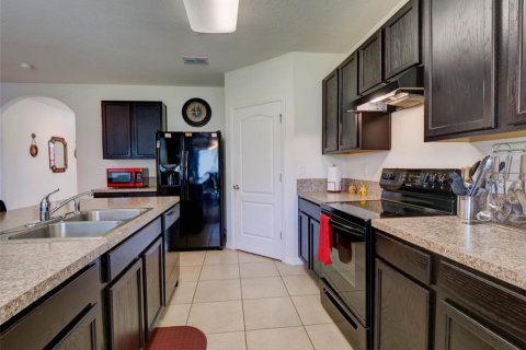 Casa en venta en Kissimmee, Florida, 5 dormitorios, 248.42 m2 № 1342340 - foto 7