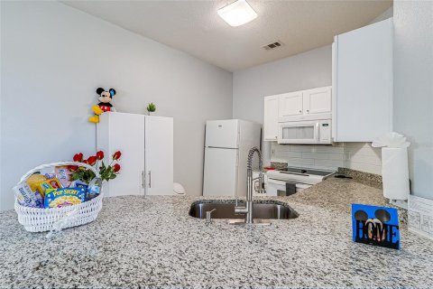 Touwnhouse à vendre à Kissimmee, Floride: 4 chambres, 152.82 m2 № 1342376 - photo 17