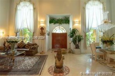 House in Miami, Florida 4 bedrooms, 356.28 sq.m. № 1413820 - photo 9