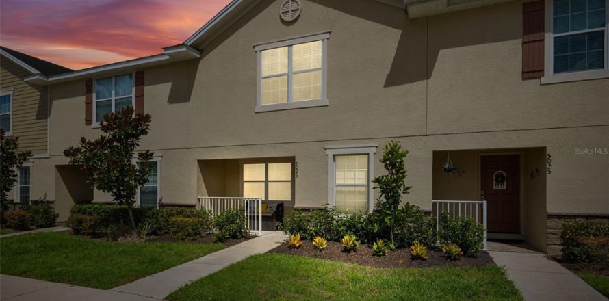 Townhouse in Wesley Chapel, Florida 3 bedrooms, 146.41 sq.m. № 1344061