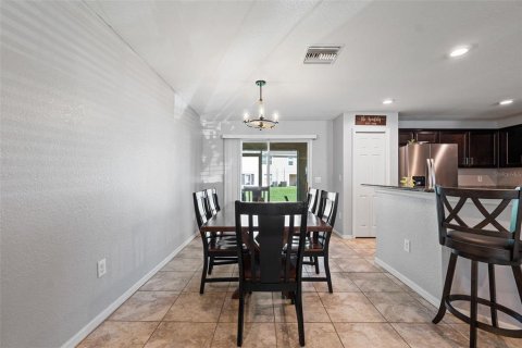 Townhouse in Wesley Chapel, Florida 3 bedrooms, 146.41 sq.m. № 1344061 - photo 10