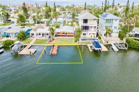 Casa en venta en Madeira Beach, Florida, 2 dormitorios, 102.19 m2 № 1349452 - foto 2