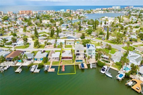 Casa en venta en Madeira Beach, Florida, 2 dormitorios, 102.19 m2 № 1349452 - foto 3