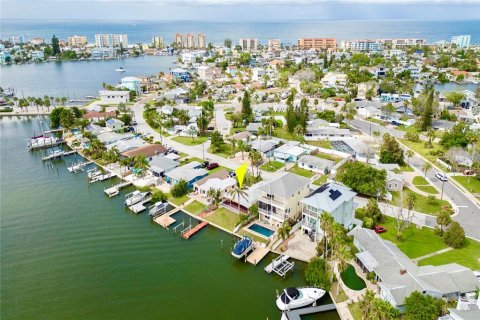 Casa en venta en Madeira Beach, Florida, 2 dormitorios, 102.19 m2 № 1349452 - foto 4