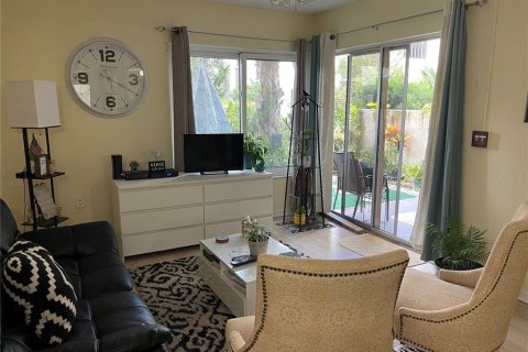 Condominio en venta en Clearwater, Florida, 1 dormitorio, 63.36 m2 № 1383927 - foto 1