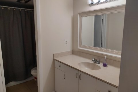 Condo in Stuart, Florida, 2 bedrooms  № 1224704 - photo 2