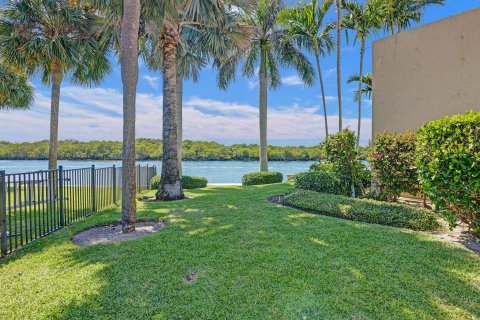 Touwnhouse à vendre à Highland Beach, Floride: 3 chambres, 269.23 m2 № 1224657 - photo 1