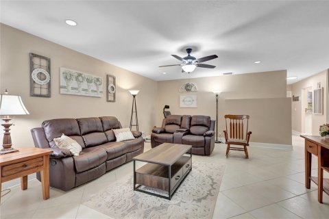 Condo in West Palm Beach, Florida, 2 bedrooms  № 1116753 - photo 11