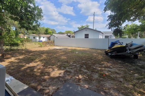 House in Miami, Florida 2 bedrooms, 104.33 sq.m. № 1185094 - photo 2