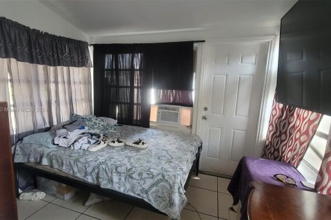 House in Miami, Florida 2 bedrooms, 104.33 sq.m. № 1185094 - photo 10